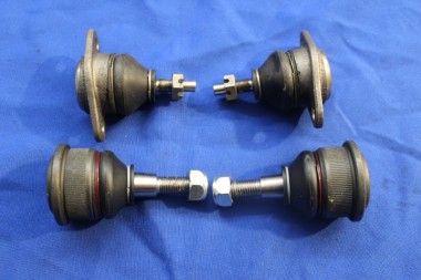 Preview: Führungs-und Traggelenke im 4er Set Rekord A/B