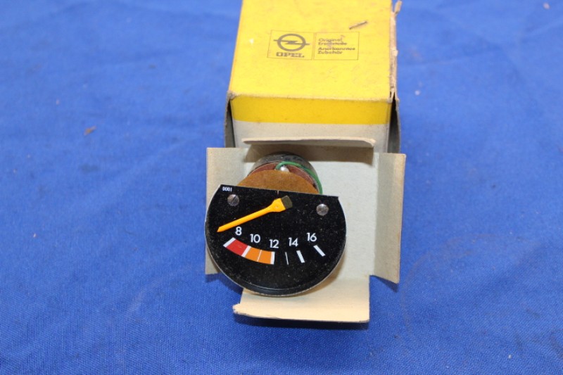 Voltmeter Commodore B GS + Rekord D Sprint
