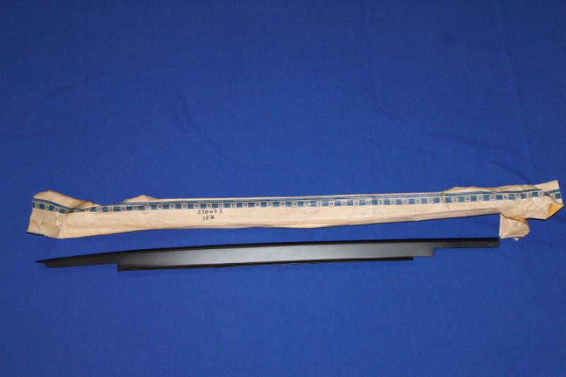 Blende unter Seitenwandfenster Manta B, schwarz