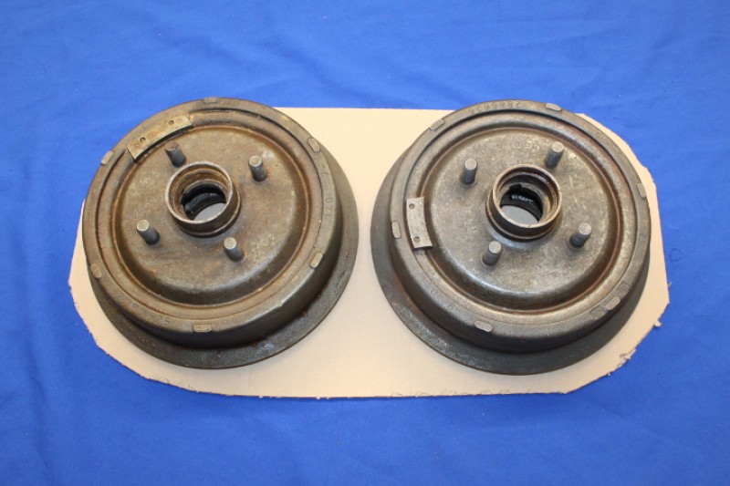 Brake drum set FRONT Olympia Rekord 1953-58 + Kadett B, first series