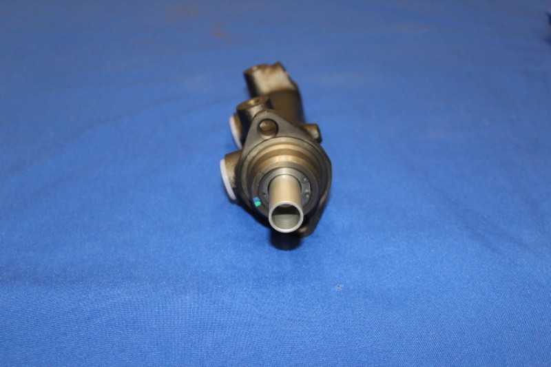 Master Brake Cylinder Commodore B (disc)