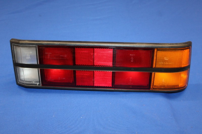 Tail Light Rekord E1 Sedan right (Berlina)