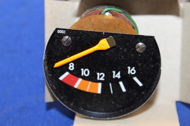 Voltmeter Commodore B GS + Rekord D Sprint
