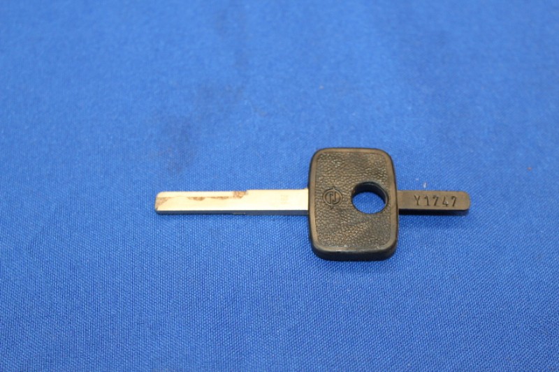 Key Blank Rekord E, Commodore C, Y1-1000