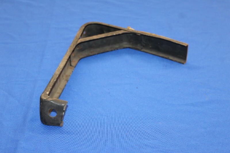 Stossstangenhalter Olympia Rekord P1 vorn rechts