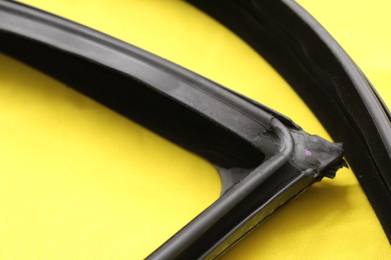 Gummidichtung Türfensterführung vorn rechts Vectra A