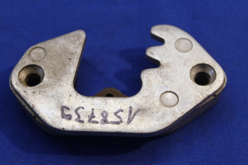 Door Lock Wedge front left Rekord C, Kadett B, GT