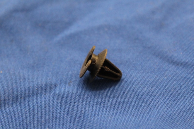 Clips für Innenraumverkleidungen in schwarz