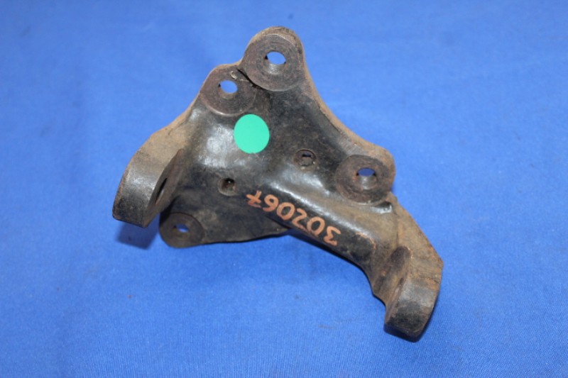 Steering Knuckle Rekord B left