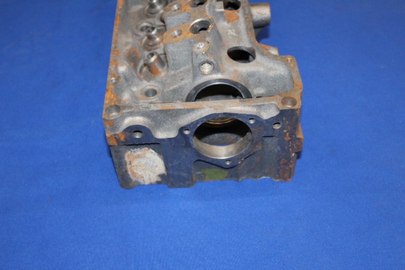 Cylinder Head 2,8 S/H 1972 UP