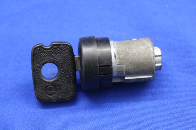 Ignition lock Ascona / Manta B, early version, closure AB