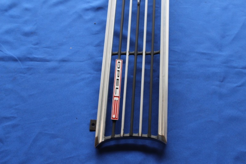 Radiator Grill Rekord B 6-Cylinder