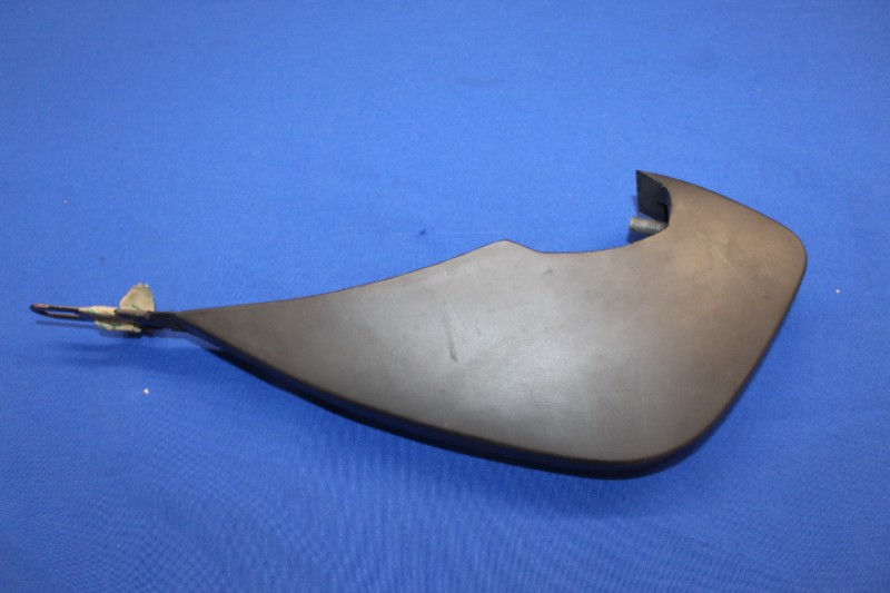 Rubber Horn Manta A front right