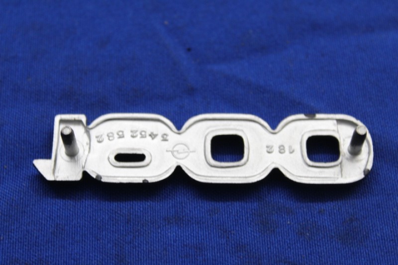 Schriftzug ´1900` an Kofferdeckel / Heckklappe
