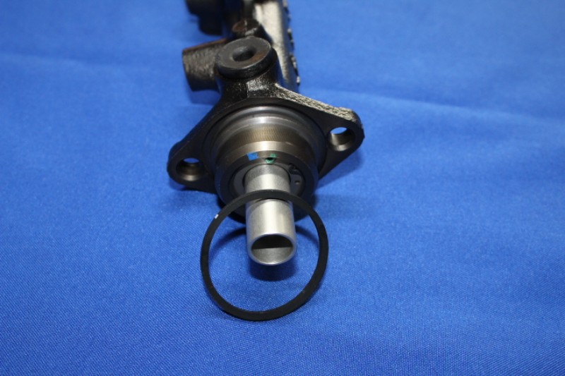 Master Brake Cylinder V8 + 2,8E, Bitter CD