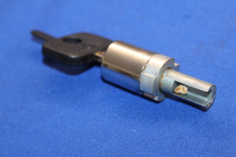 Locking Cylinder Tailgate Rekord E / Commodore C Caravan, closing H1-1000