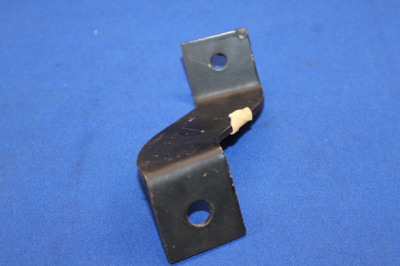 Stossstangenhalter Rekord B hinten mitten rechts