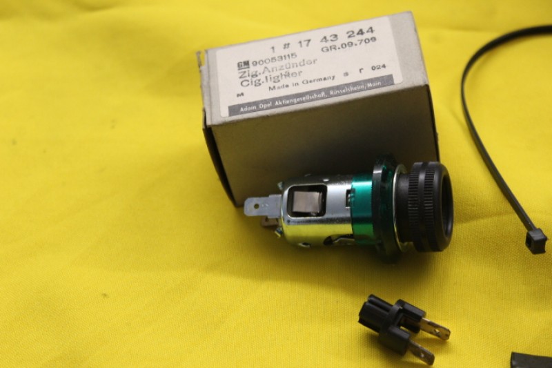 Einbausatz Zigarrenanzünder Kadett D