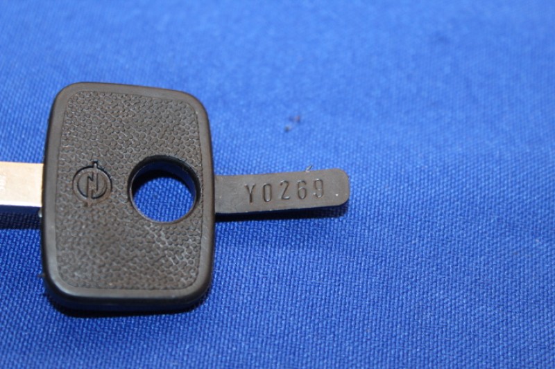 Schliesszylinder Heckklappe Monza A, Schliessung Y1-1000 - D1003806