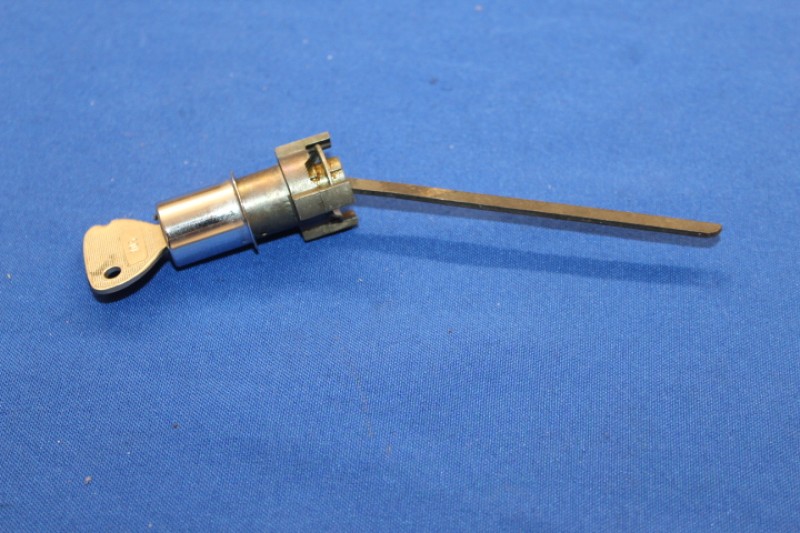 Lock Cylinder Door Rekord C (105), closing at will