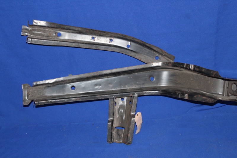 Längsträger Rekord E2 vorn rechts