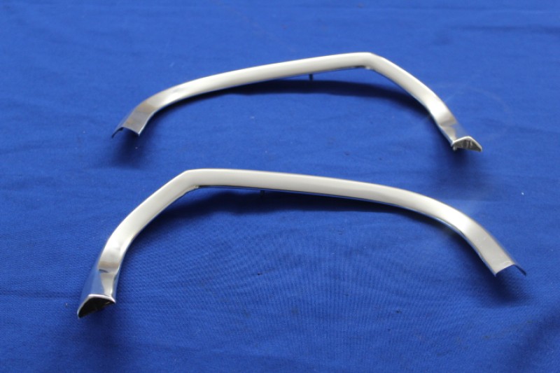 Chromecken-Satz am Kotflügel Rekord B, ORIGINAL