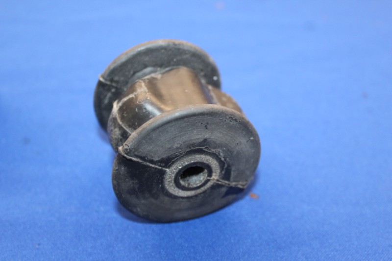 Damper Bushing Rear Springer Hanger Rekord P2, large eye - Kopie