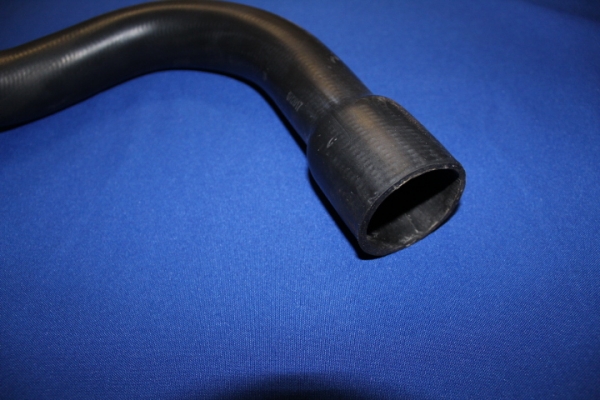 Water Hose lower Commodore B ´Carburator´