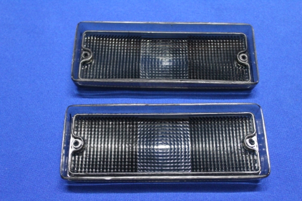 Pair of glasses for front turn signals black, Manta B GSI later 09/82